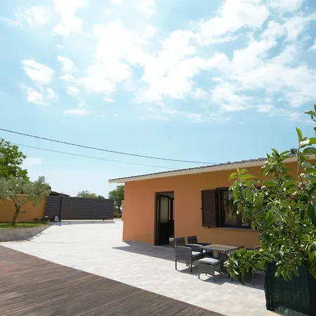 Xxl-ferienhaus Cokuni Mit Privatem Pool By Interhome Feriehus *
