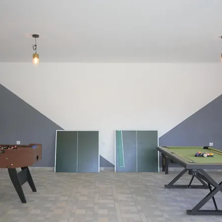 Xxl-ferienhaus Cokuni Mit Privatem Pool By Interhome