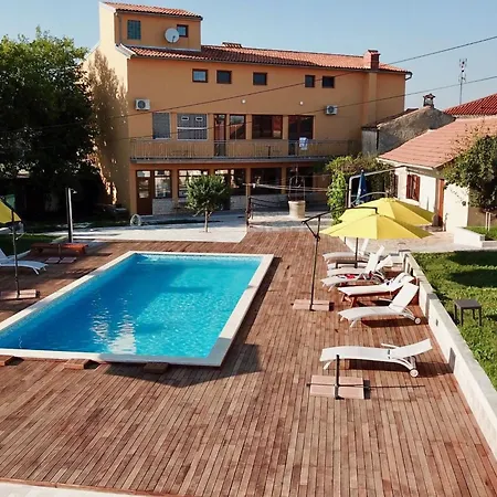 Xxl-ferienhaus Cokuni Mit Privatem Pool By Interhome *