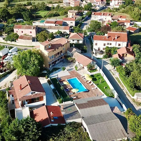 Xxl-ferienhaus Cokuni Mit Privatem Pool By Interhome Feriehus Coki