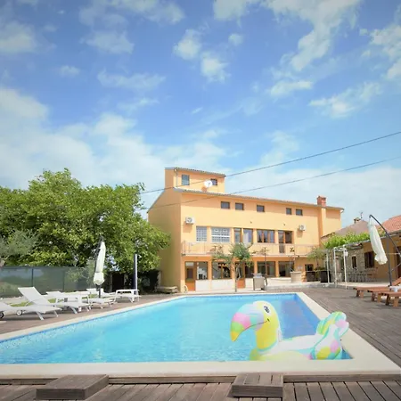 Σπίτι διακοπών Xxl-ferienhaus Cokuni Mit Privatem Pool By Interhome Coki